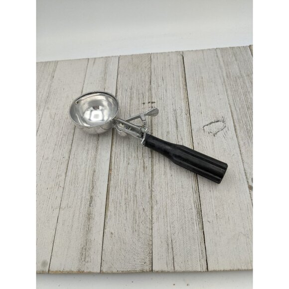 Metal Ice Cream Scoop Black Handle Taiwan - Picture 1 of 5